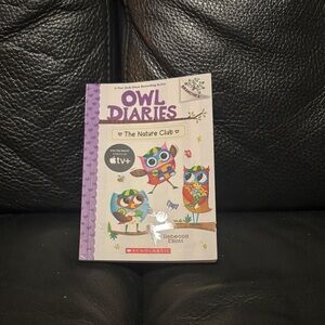 Scholastic Owl Diaries: The Nature Club - Purple and Cream